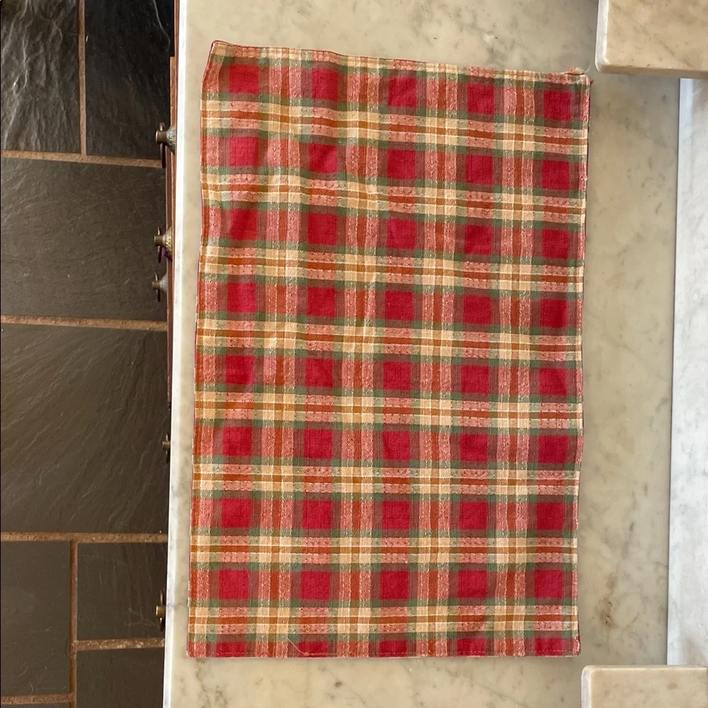 LONGABERGER Orchard Park Plaid Festive Red and Green Place Mats (2)